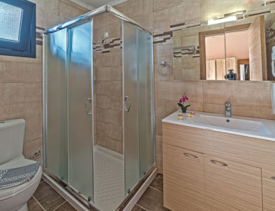 Blue Aegean Hotel & Suites in Gouves - Junior Suite Bathroom