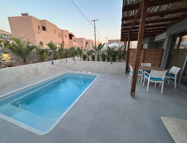 DELUXE PRIVATE POOL 3